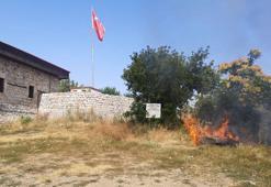 Zile Kalesi'nin eteklerinde yangın