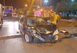 Bakırköy sahil yolunda, 3 araca çarpan otomobil takla attı: 4 yaralı