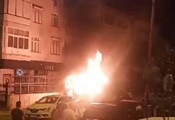 Büyükçekmece'de minibüs ile evde çıkan yangında havai fişek iddiası