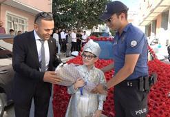 Sünnet düğününde minik Hamza'ya polisten sürpriz