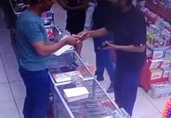 Arnavutköy’de döviz bozdurma bahanesiyle bin lira çaldı