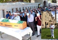 Selimiye'nin beyaz takım elbiseli müezzini Ersoy, son yolculuğuna uğurlandı