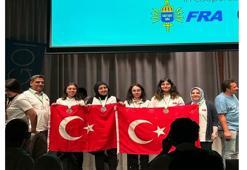 Depremzede liseli Duru, Kızlar Bilgisayar Olimpiyatı'nda Avrupa şampiyonu oldu
