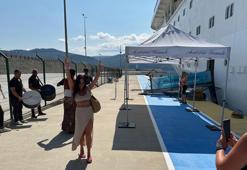 Amasra'ya 922 Rus yolcuyla gelen kruvaziyer, davul ve zurna ile karşılandı