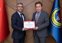 TED Üniversitesi Rektörü Sabuncuoğlu’na ‘onursal fahri üyelik’