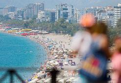 Antalya'da sahilde ve kanalda serinlik