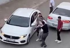 Trafik tartışmasında kavgayı ayırırken göğsünden bıçaklandı