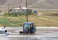 Doğubayazıt'ta sel; Türkiye- İran kara yolunda ulaşım tek şeritten sağlanıyor