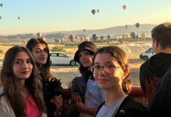 Başarılı öğrencilerini balonla uçurdular