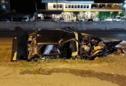 Otomobil bariyerlere çarptıktan sonra yağmur suyu kanalına düştü: 1 yaralı