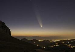Saniyede 59 kilometre hızla atmosfere girecek gök taşları, ateş topları gibi görünecek