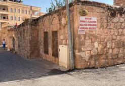 Tarihi konağı müzeye çevirip, 4 dilde rehberlik yapıyor