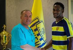 Ankaragücü, Renaldo Cephas ile 4 yıllık sözleşme imzaladı
