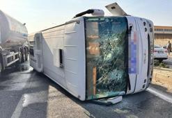 Manisa'da işçi servis midibüsü devrildi; 25 yaralı
