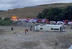 Eyüpsultan'da otobüs devrildi çok sayıda yaralı var