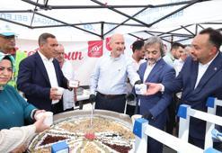 Süleyman Soylu'dan Sultangazi'de aşure ikramı