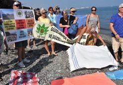 Güzelbahçe sahilinde 'Havlunu Kap Gel' eylemi