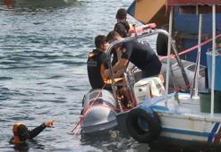 Eminönü'nde denize düşen otobüsü çıkarma çalışmaları başladı
