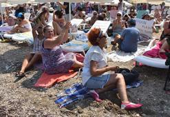 Foça'da kıyı işgaline yönelik 'havlulu' protesto