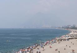 Antalya'da nem bunalttı, deniz serinletti