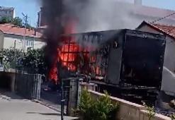 Pendik'te park halindeki nakliye kamyonu alev alev yandı