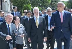 Bakan Ersoy, Devlet Tiyatroları'nın atölye sahnesini ziyaret etti