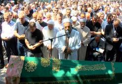 Acıbadem'deki yangında ölen Hatice Arslan son yolculuğuna uğurlandı