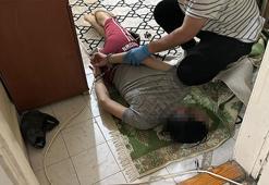 Sokakta uyuşturucu satan şüpheliye polis baskını