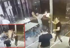 Çorbacıda masa ve sandalyelerin havada uçuştuğu kavga kamerada