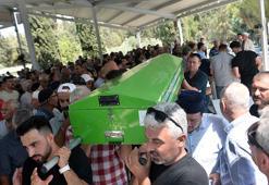 Kazada ölen anne, kızı ve ikiz kardeşi toprağa verildi