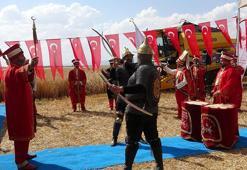 Mehterin çaldığı hücum marşıyla biçer-döverler hasada başladı