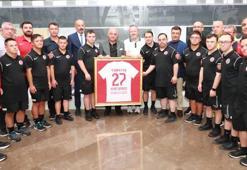 TFF Başkanı Büyükekşi, Down Sendromlu Futsal Milli Takımı ile buluştu