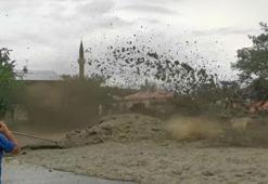 Erzincan’da sağanak sele neden oldu