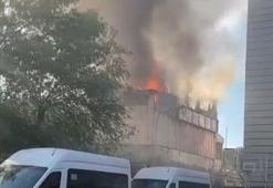 Bağcılar'da inşaat malzemeleri dükkanında yangın