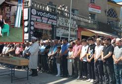 Eski eşinin sopayla döverek öldürdüğü Ayşe, toprağa verildi