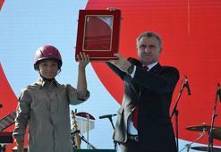 Bakan Bak: Hiç kimse, bu millete asla diz çöktüremeyecek