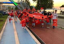 Rize'de 30 Ağustos Zafer Bayramı, 'Bayrak Yürüyüşü' ve 101 havai fişek gösterisi ile kutlandı