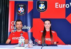 A Milli Kadın Voleybol Takımı Başantrenörü Santarelli: Ülkeme karşı oynamak benim için farklı olacak