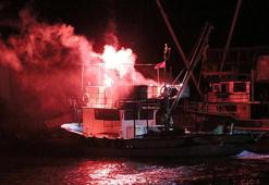 Tekirdağ balıkçılar, havai fişek gösterileriyle denize açıldı