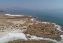 Urmiye Gölü tuz çölüne dönüştü, Van Gölü alan kaybetmeye devam ediyor