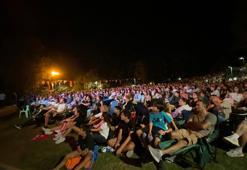 Sanatçılar Parkı’nda A Milli Kadın Voleybol takımının final heyecanı yaşandı
