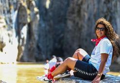 Masiro Kanyonu'nda yürüyüp, derede serinlediler