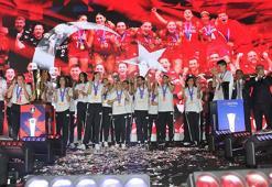 Filenin Sultanları, Avrupa şampiyonluğunu taraftarlarla kutladı