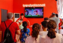 TEKNOFEST'te Refik Anadol'un 'Makine Hatıraları: Uzay' sergisine yoğun ilgi