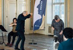 Danimarka’daki klasik müzik festivalinde orkestraya 3 köpek katıldı