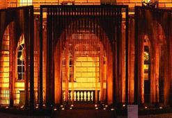 Dünya tasarım devleriyle aynı sahnede…Türkiye’yi 34 tonluk eseriyle temsil ediyor