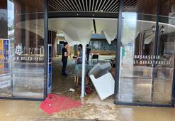 Başakşehir Millet Kıraathanesi'ndeki hasar gün aydınlanınca ortaya çıktı