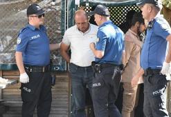 Sürücüsü ihtara uymayan hafif ticari araçtan 8 düzensiz göçmen çıktı