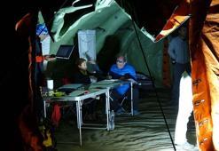 Mağarada rahatsızlanan ABD'li araştırmacıya 1040 metre derinlikte müdahale