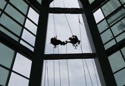 Ataşehir'deki 353 metrelik Merkez Bankası binasında 40 dağcının zorlu mesaisi